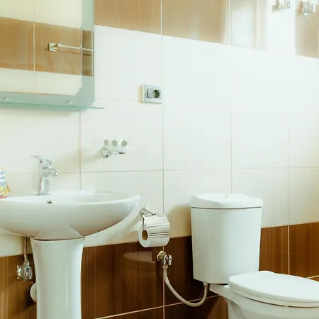 بيت ضيافة Shtino Gjirokastër