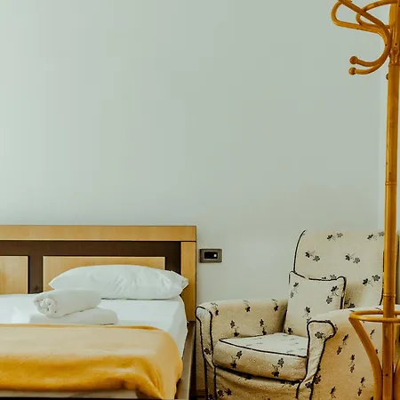 Shtino بيت ضيافة Gjirokastër