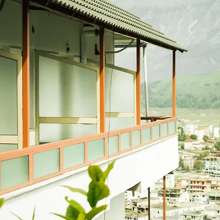 بيت ضيافة Shtino Gjirokastër